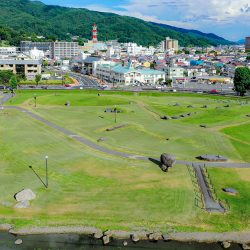 フィニッシュ会場石彫公園の石彫作品ご紹介 - スワコエイトピークス